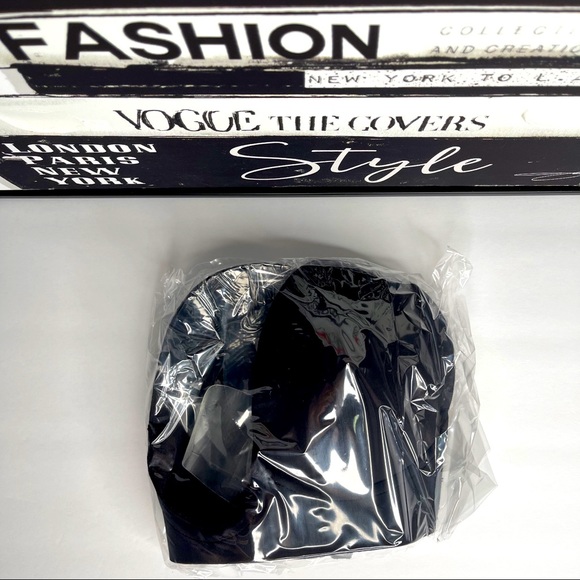 🔥On Sale limited time🆕U - Plunge Push Up Bra Backless, Strapless, Adhesive Bra - Picture 14 of 16